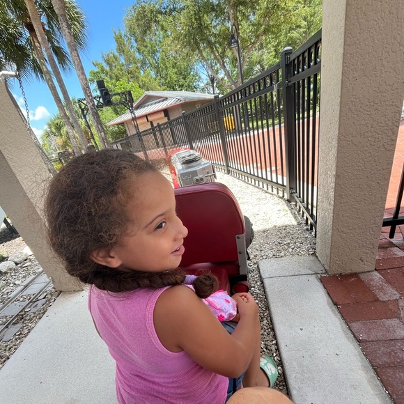 Meet your Posher, Pene - Picture 2 of 5